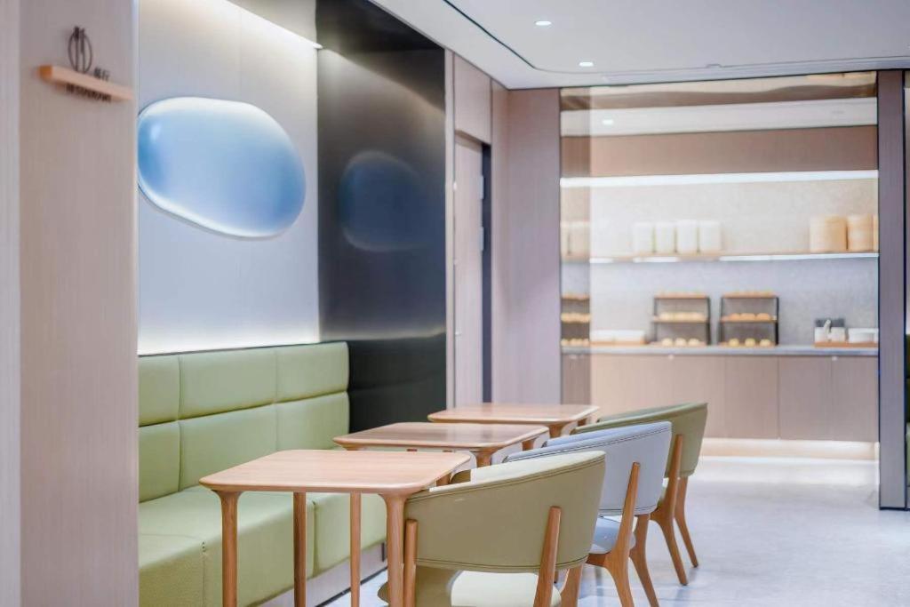 Ji Zhangjiang Sunyao Road Commercial Square 3*