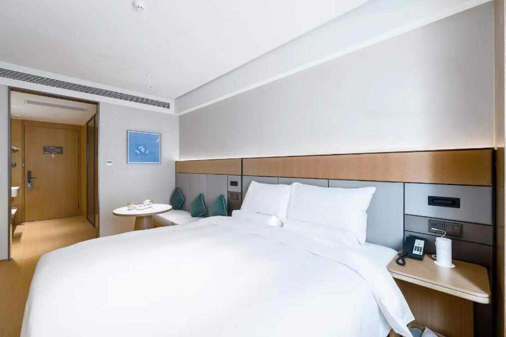 Ji Zhangjiang Sunyao Road Commercial Square Hotel